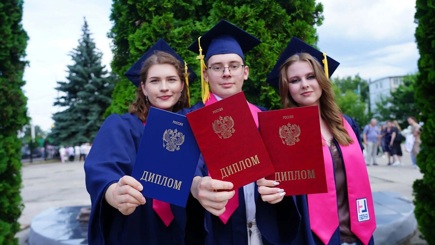 Derzhavin University celebrated the end of the academic year with a university-wide graduation ceremony.