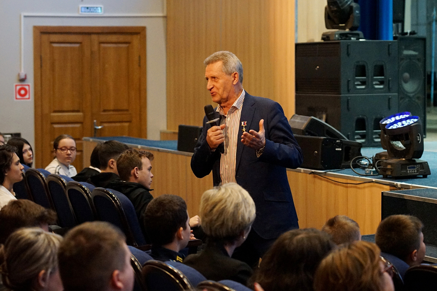 A meeting with Hero of Russia and Arctic explorer Mikhail Malakhov was held at Derzhavin University.
