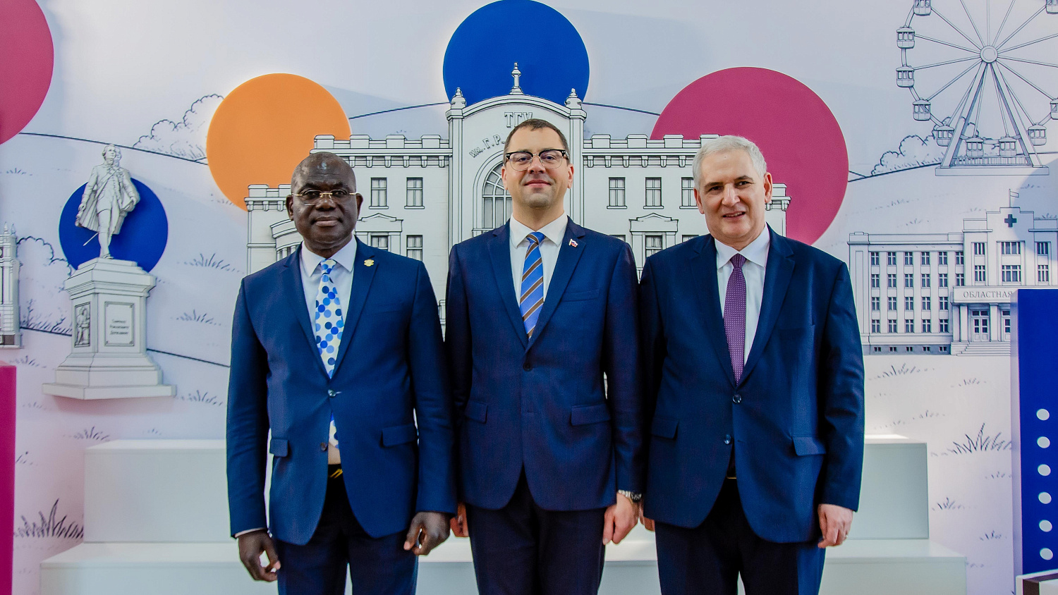 Ambassadors of African countries attended the Derzhavin University's graduation ceremonies.
