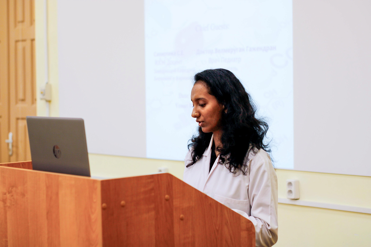 Opening of a Biochemistry and Pharmacology Club for Foreign Students