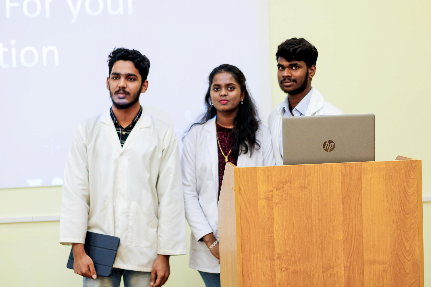 Opening of a Biochemistry and Pharmacology Club for Foreign Students