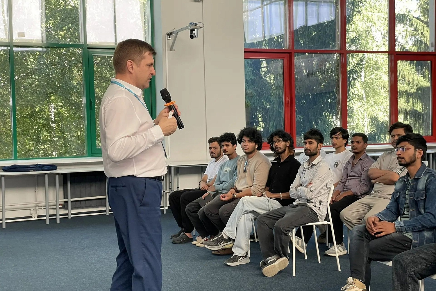 Derzhavin University International Students Participate in a Russian Knowledge Society Educational Project