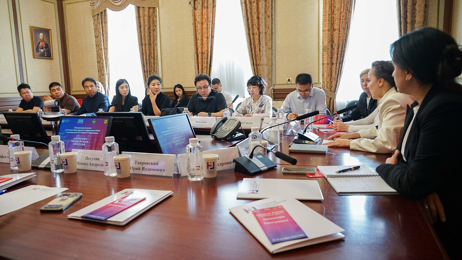 Derzhavin University Signs Cooperation Agreements with Partners from China