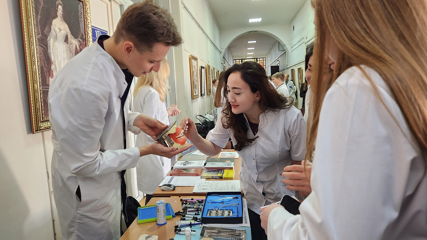 Derzhavin University Hosts a Week of Presentations by Student Research Groups