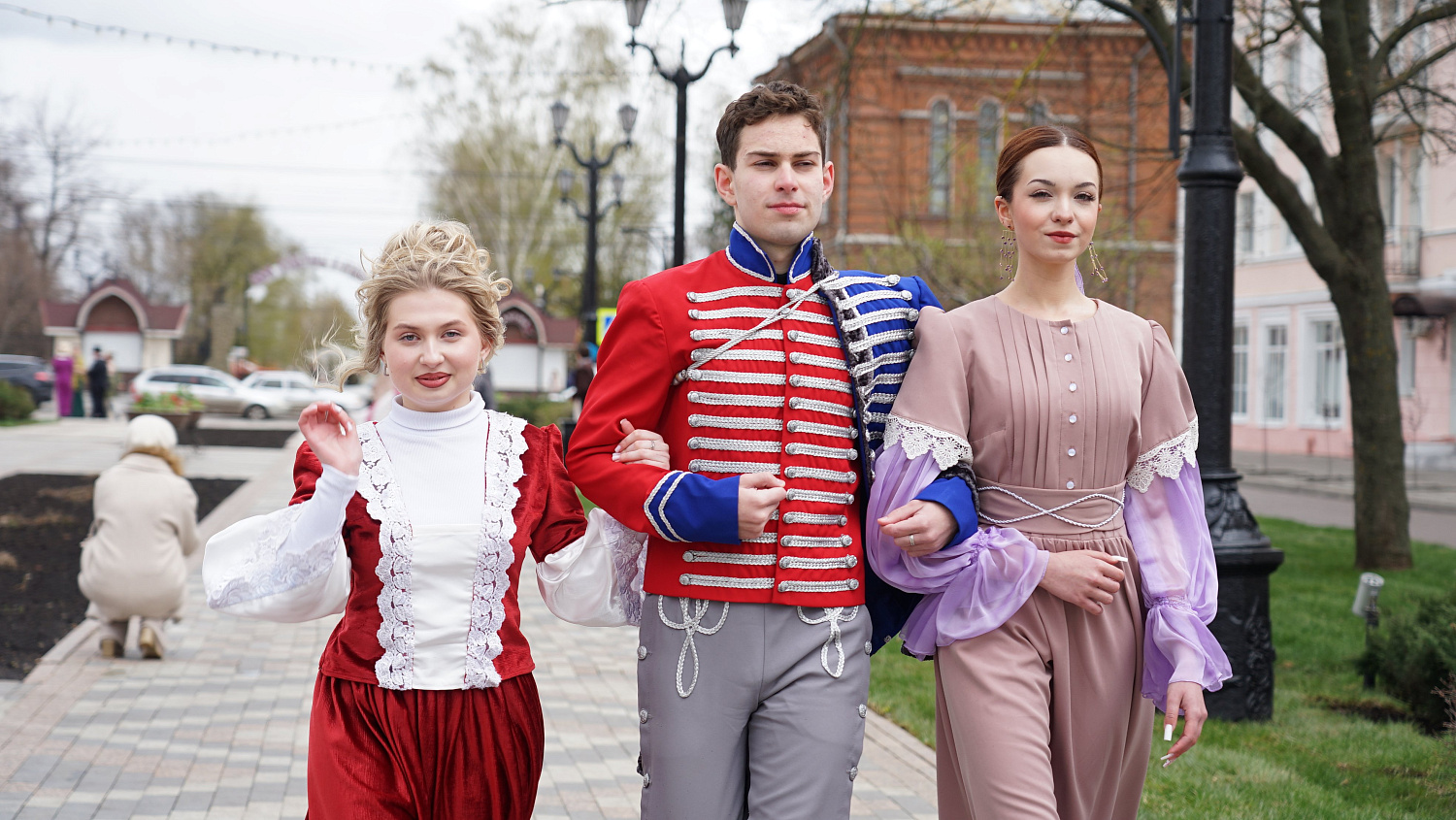 Derzhavin students participate in the unveiling ceremony of the monument to the governor of Tambov Viceroyalty, prominent statesman, and educator Gavriil Derzhavin.
